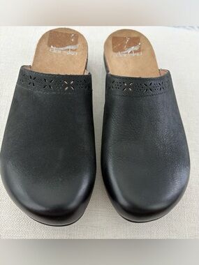 Dansko Robbie Black Leather Slip-On Clog Mules with Laser Cut Detail NEW Size 38
